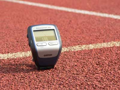 Спортивный GPS-навигатор Garmin ForeRunner 205