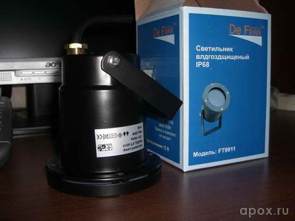 Раздельный подводный фонарь на светодиодном кластере