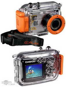 Жесткие чехлы позволяют снимать на значительной глубине. Так, например, Casio EWC-40 позволяет погружаться на 40 м.
