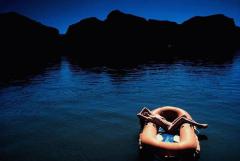 Пока муж гдето плавает...