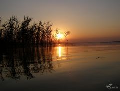 Закат на Печенежском водохранилище.